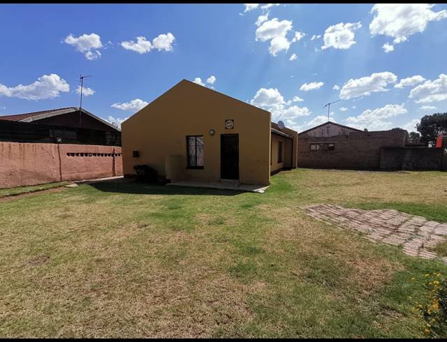 2 BEDROOM HOUSE SOLD IN SEBOKENG ZONE 10